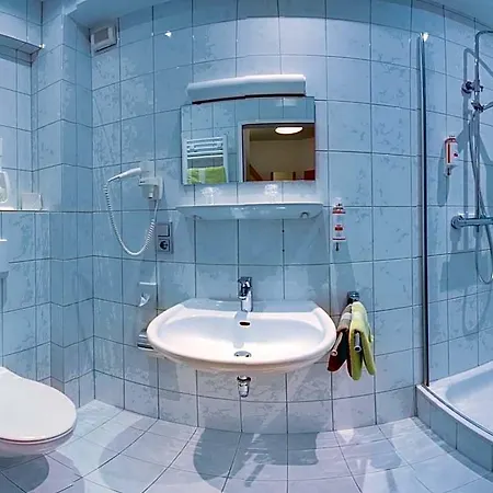 Готель Vakantiehotel Der Brabander 4*