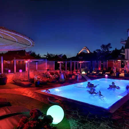 Apartment Vakantiehotel Der Brabander 4*